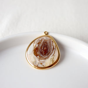 Rose Petal Organic Circle Necklace in 14k Gold