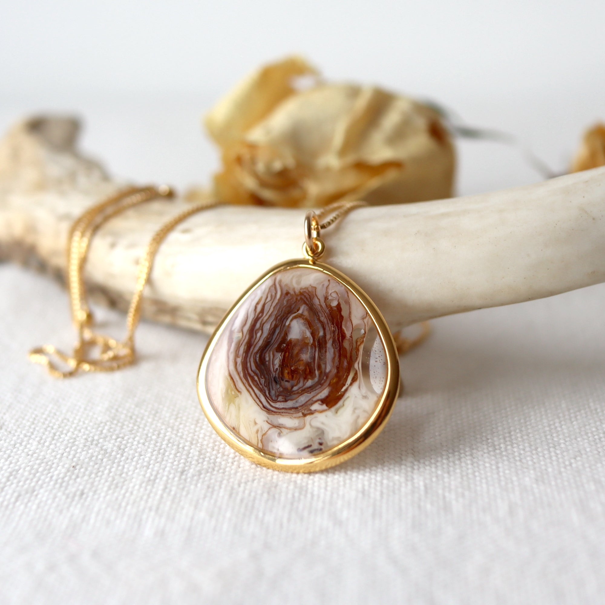 Rose Petal Organic Circle Necklace in 14k Gold