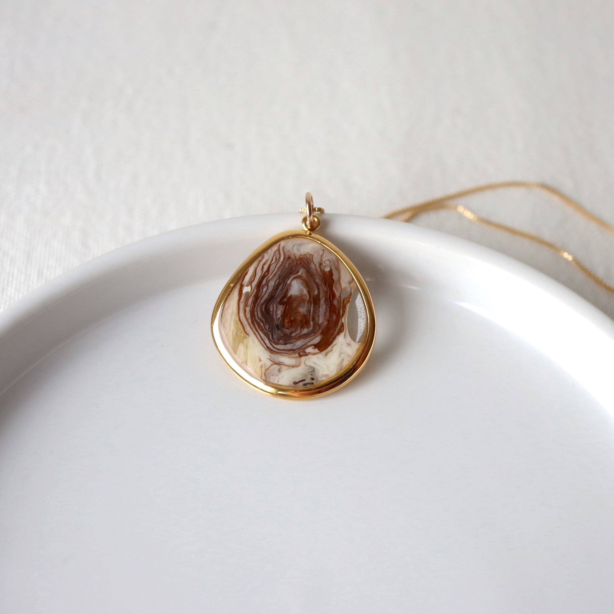 Rose Petal Organic Circle Necklace in 14k Gold