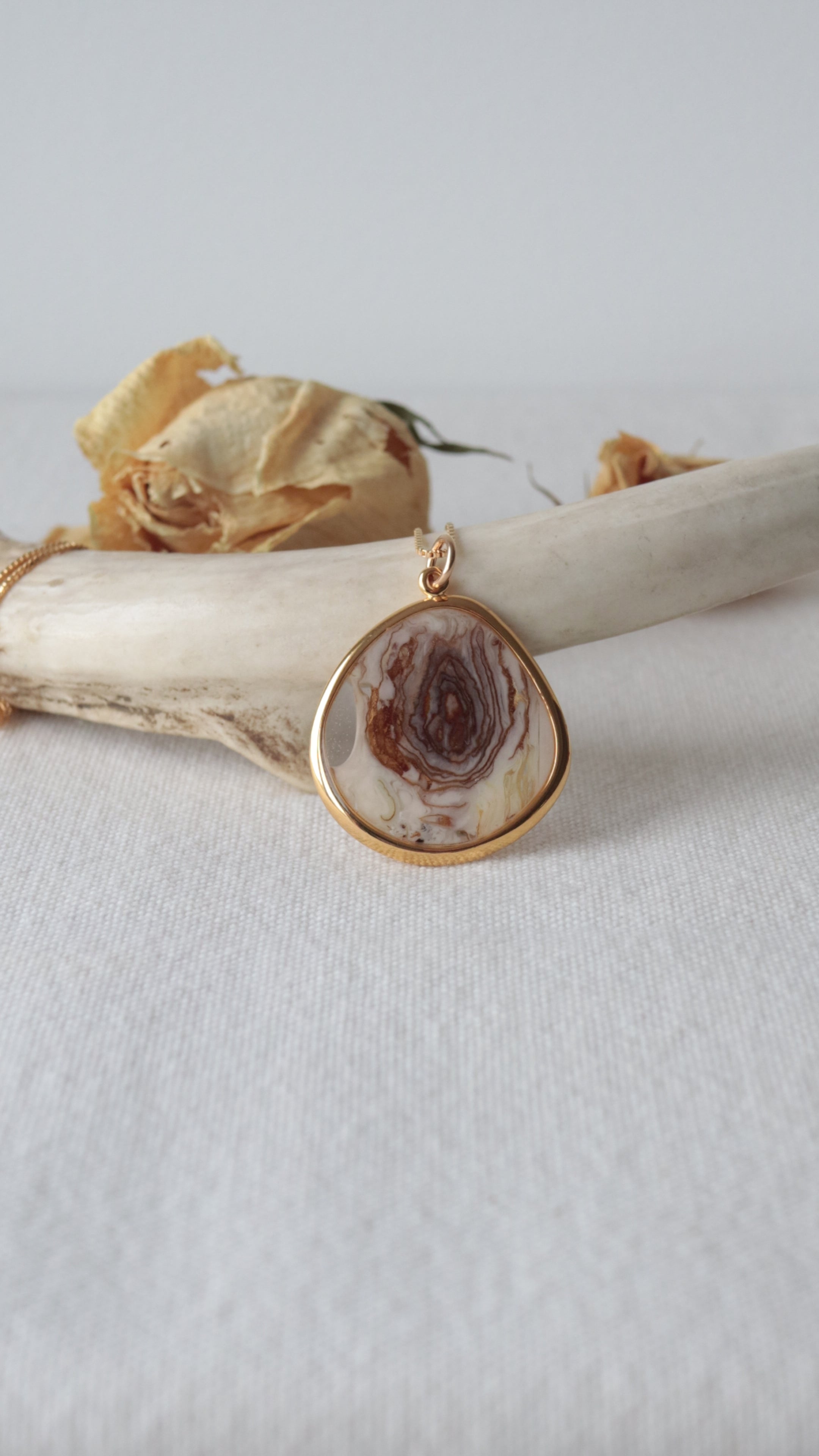 Rose Petal Organic Circle Necklace in 14k Gold